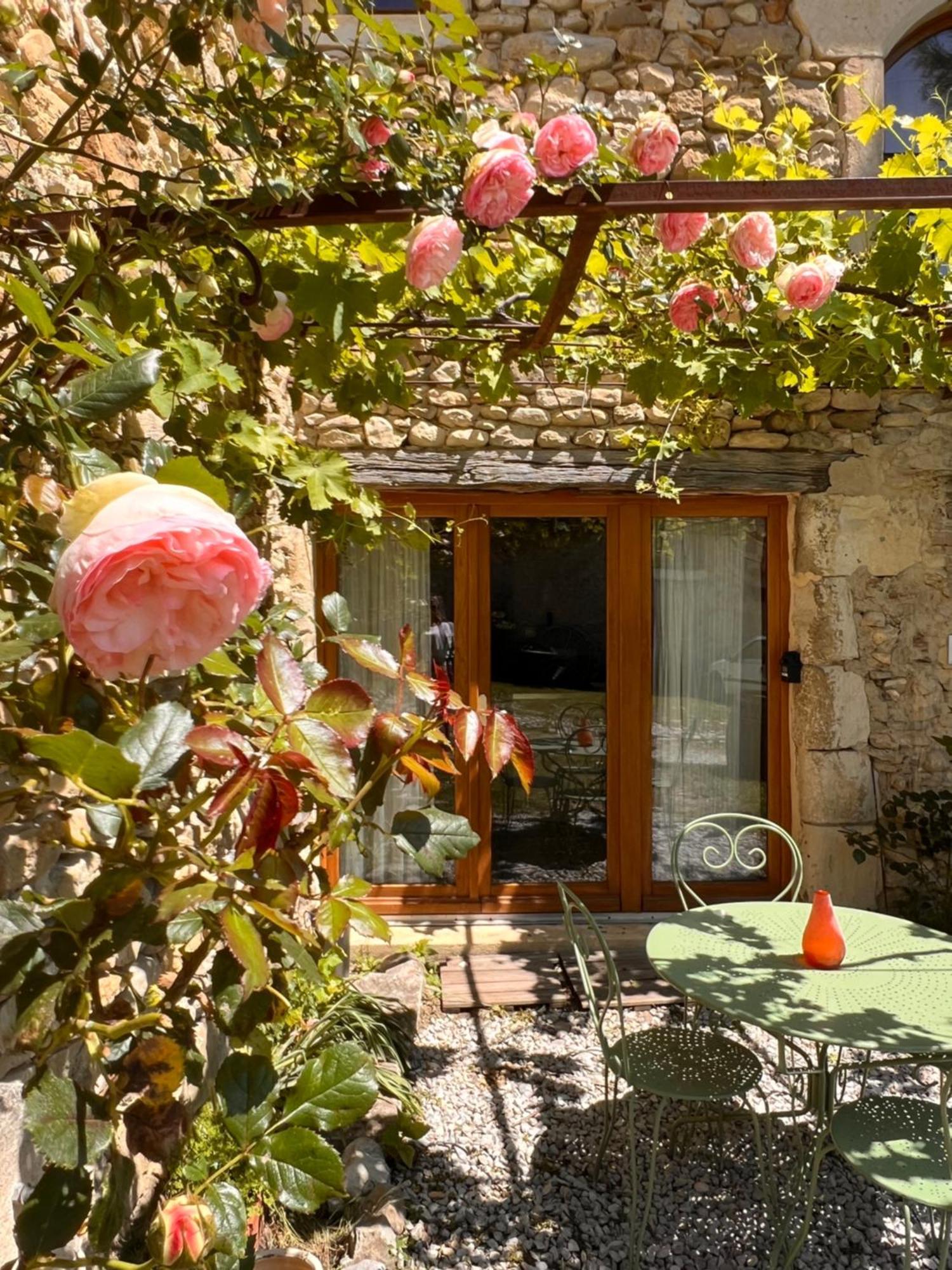 Gites Du Chateau D'Alencon Le Pegue Exterior photo